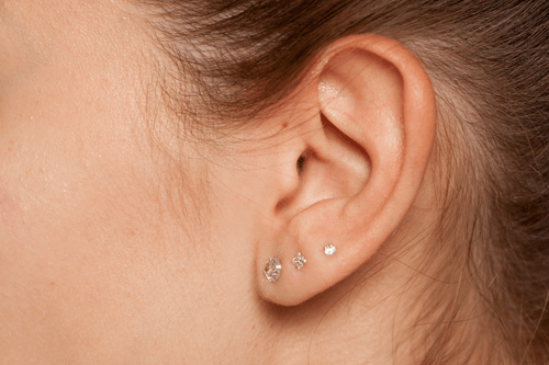 Curated Ear Piercing - mehrere Ohrlöcher piercen
